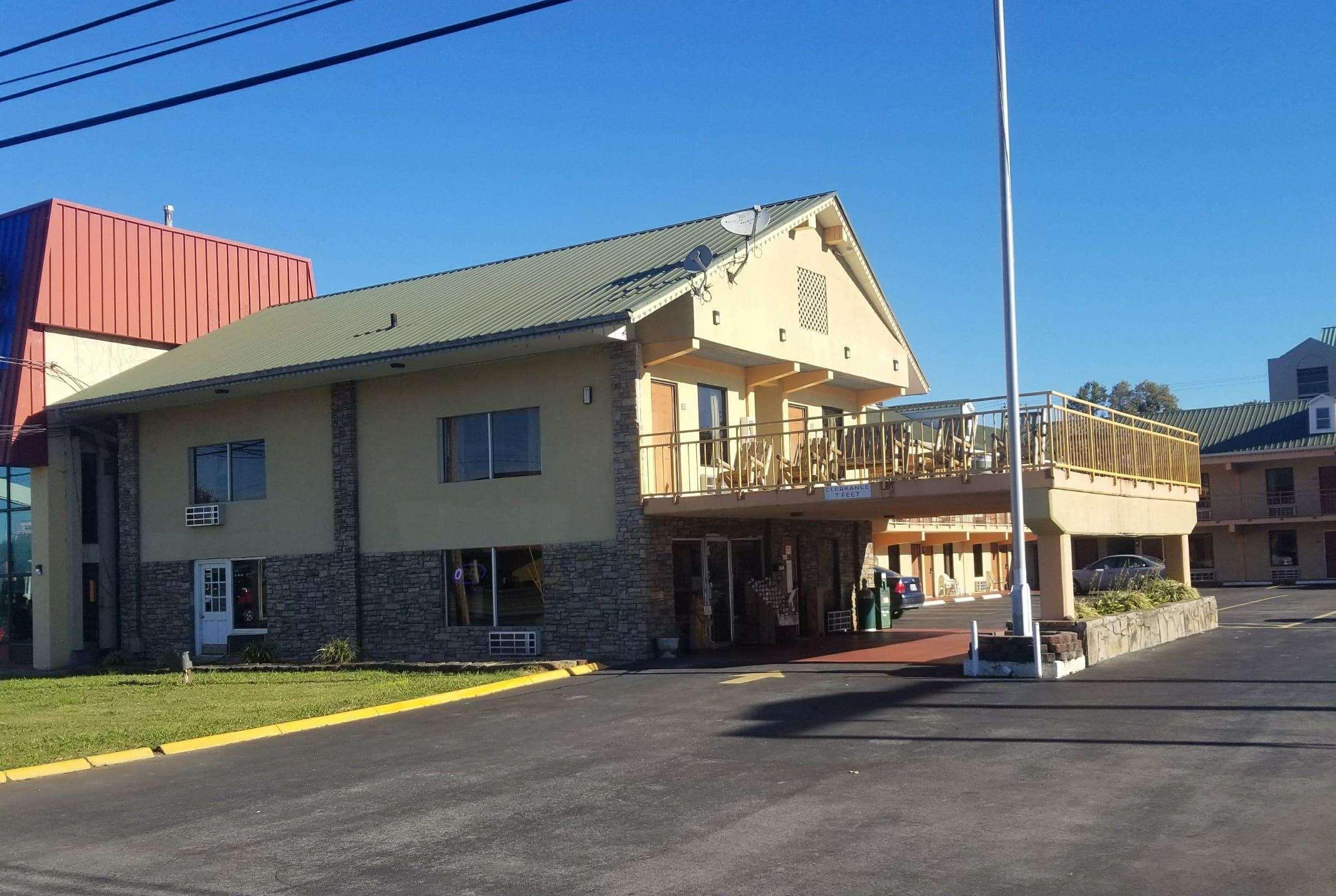 Pigeon Forge Parkway Inn Екстер'єр фото