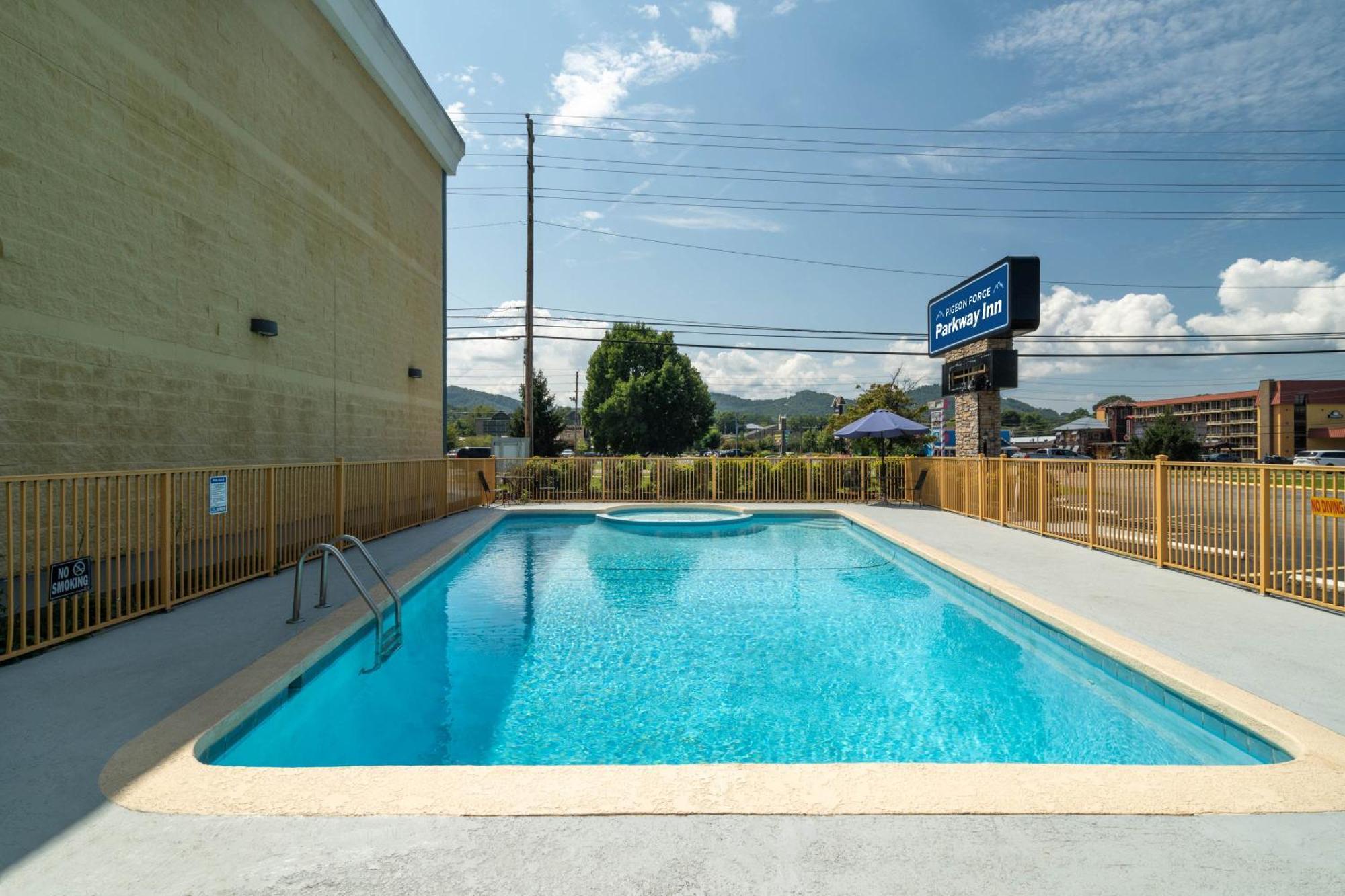 Pigeon Forge Parkway Inn Екстер'єр фото